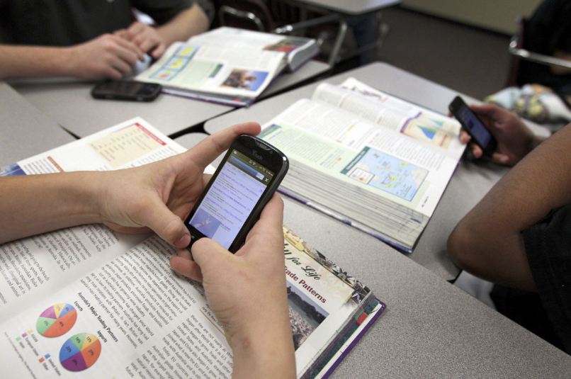 6 Ways to Introduce "Smartphones" into Your Lessons (Be Brave)